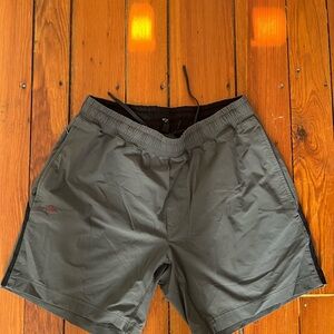 7” Versatility Short in Asphalt
